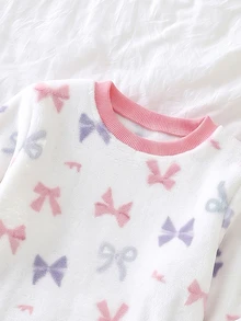 女童圓領法蘭絨居家服套裝，柔軟甜美彩色蝴蝶結雙面法蘭絨面料，親膚寬鬆落肩長袖直筒褲，休閒版型秋冬保暖內裡睡衣 2 件套 - 白色 - 查看 6