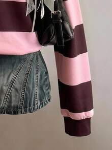 SHEIN EZwear 女款假領休閒極簡運動街頭風百搭派對機場穿搭 Y2K 上衣，數字字母學院風棕色粉色條紋印花圖案，女款秋季服飾，秋季穿搭，女款通勤穿搭，百搭上衣，外出穿搭，機場穿搭 - 彩色 - 查看 3