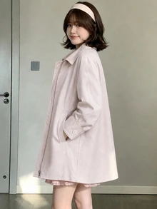 Tideelle Mantel trench longgar dengan kerah tinggi, kain jatuh yang halus, penutup resleting dan kancing tunggal, desain bahu jatuh, cocok untuk berbagai tipe tubuh, sesuai untuk pakaian kasual dan bepergian, warna pink dengan saturasi rendah, lembut dan cerah, gaya minimalis. - Baby Pink - View 3