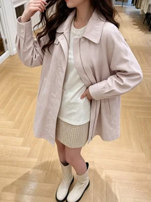 Tideelle Mantel trench longgar dengan kerah tinggi, kain jatuh yang halus, penutup resleting dan kancing tunggal, desain bahu jatuh, cocok untuk berbagai tipe tubuh, sesuai untuk pakaian kasual dan bepergian, warna pink dengan saturasi rendah, lembut dan cerah, gaya minimalis. - Baby Pink - View 6