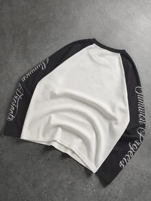 SUMWON Áo thun tay dài raglan Common Projects cổ tròn phối màu, in logo chữ viết tay ở tay áo, món đồ cơ bản cho mùa thu đông - Đen và trắng - Xem 6