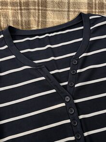 IslaSuriya Kaos Wanita Lengan Panjang Slim Fit dengan Kerah Setengah Terbuka Bergaris - MultiWarna - View 5