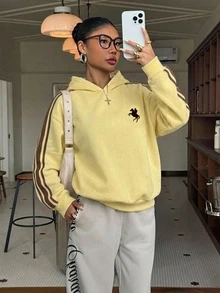 Muchica [Desain Cetak] Sweatshirt Hoodie Gaya Jalanan Kasual dengan Dasar Kuning dan Gambar Kuda Poni Hitam, Cocok untuk Musim Gugur/Dingin, Sweatshirt Tipis dengan Cetakan - MultiWarna - View 4