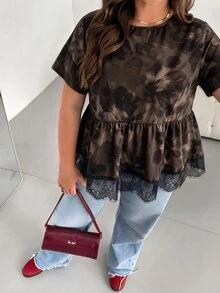 Shapeblank Blus Wanita Ukuran Besar Motif Bunga Leher Bulat Lengan Pendek dengan Hiasan Renda Kontras di Bagian Bawah - MultiWarna - View 3