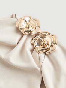 SHEIN Kids Tween Girls Elegant Cream Solid Color Metal Flower Decor Asymmetrical Shoulder Bell Sleeve Long Sleeve T-Shirt Elegant Party - Apricot - View 6