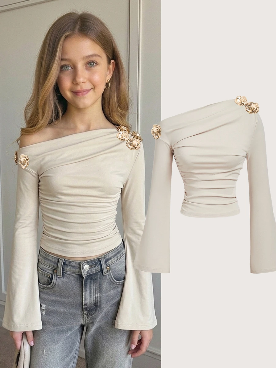 SHEIN Kids Tween Girls Elegant Cream Solid Color Metal Flower Decor Asymmetrical Shoulder Bell Sleeve Long Sleeve T-Shirt Elegant Party - Apricot - View 1