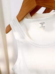 SHEIN Genkimix Kids 6件套男童纯白色圆领上衣套装，柔软舒适的针织面料，适合日常穿着、运动、度假，可搭配运动短裤或牛仔短裤，是上学、度假、休闲、旅行、放松、日光浴、夏季的理想之选。 - 白色 - 查看 5