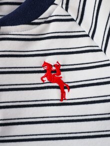 SHEIN 2件組 0-3歲嬰幼兒長袖亨利領上衣，中性嬰兒插肩袖拼色條紋T恤，小馬刺繡，柔軟Deoron布料，長袖T恤，條紋上衣，插肩袖POLO衫，亨利領鈕扣開襟，小馬刺繡，拼色對比內搭衫，春秋百搭嬰兒內著T恤 - 彩色 - 查看 4