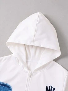 SHEIN 青少年男孩丹寧效果原邊印花連帽拉鍊外套，個性化拼接數位印花設計運動衫，寬鬆落肩版型，中性街頭嘻哈風長袖運動衫，舒適親膚面料，百搭休閒連帽上衣，適合日常通勤與旅行 - 白色 - 查看 5