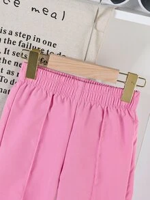 SHEIN 新款女童4-7岁春夏无袖背心套装，前襟纽扣，蝴蝶结装饰，搭配阔腿裤，时尚休闲连衣裙套装，适合4-7岁女童日常休闲、度假、上学、户外运动等场合。 - 粉色 - 查看 8