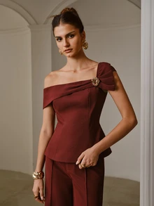ZEYLAH Summer Elegant Metal Decor Asymmetric Neckline Top - Burgundy - View 4