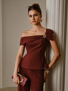 ZEYLAH Summer Elegant Metal Decor Asymmetric Neckline Top - Burgundy - View 8