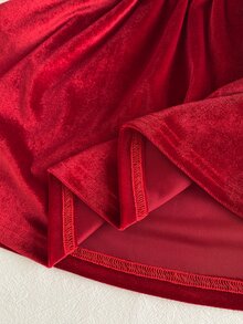 SHEIN Playful Pals 1件幼童女款天鵝絨洋裝，優雅紅白色櫻桃刺繡，波浪領長袖鈕扣設計，柔軟百褶公主裙，適合冬季聖誕節假期穿著 - 紅色 - 查看 10