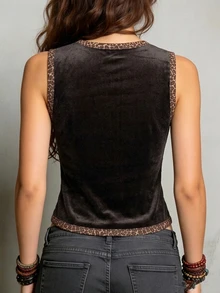 SHEIN Tank Top Wanita Minimalis Model V-Neck dengan Hem Asimetris dan Bahan Beludru, Pas Badan, Kasual, Motif Leopard untuk Komuter. - Coklat - View 2
