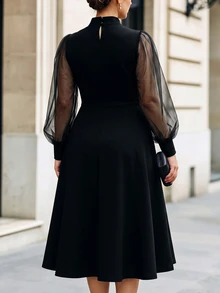 Velvienne 大尺碼高領對比網紗優雅收腰燈籠袖女款洋裝 秋季 - 黑色 - 查看 2