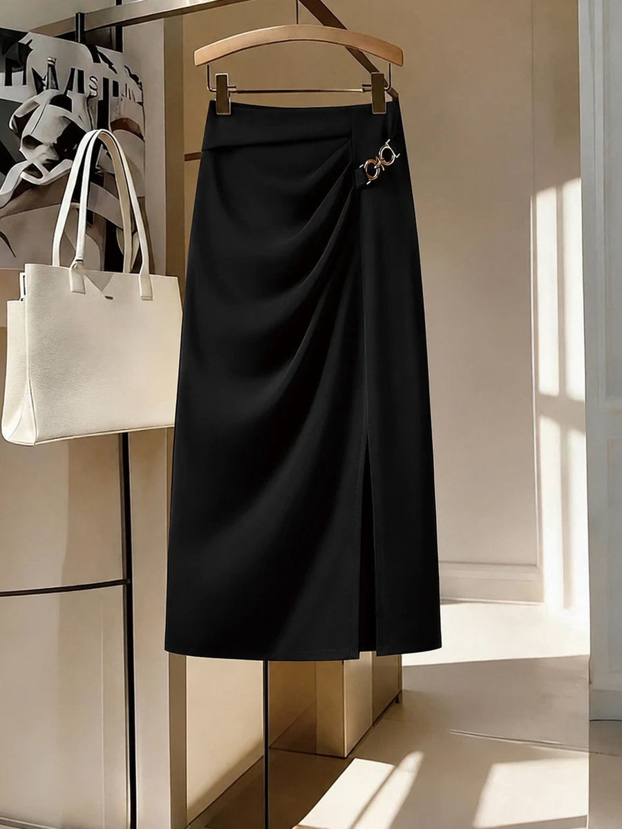 GlowEve CURVE Plus Size Women's Spring/Autumn Fashion Elegant Commute & Date Waist-Cinching Side Ruched Front Slit A-Line Skirt With Double Ring Metal Buckle, Suitable For Daily Wear, Dating And Light Business Occasions - Black - View 1
