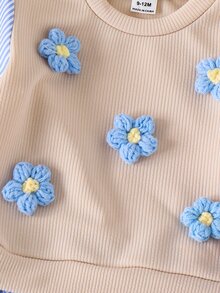 SHEIN Baby Girl 2pcs Autumn Beige Striped Layered 3D Floral Top And Blue Floral Denim Flare Jeans Cute Toddler Outfit Fall Clothing - Apricot - View 4