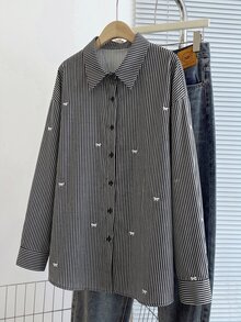 GlowEve CURVE 大尺碼女款條紋落肩長袖單排扣休閒襯衫 - 黑色 - 查看 3