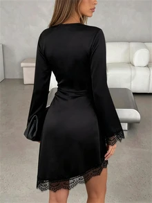 SHEIN Gaun Pendek Bodycon Hitam Wanita dengan Leher Bulat, Hiasan Renda, Lengan Mengembang, dan Pinggang Pas dengan Detail Kerut - Hitam - View 2