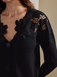 Anewsta Long-Sleeved Lace Shoulder Detail Cardigan - الأسود - مشاهدة 6