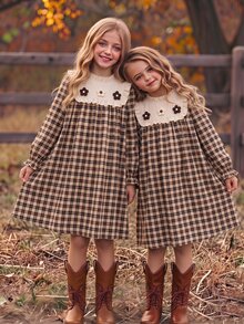 SHEIN Tween Girls Autumn Cotton Plaid Dress Colorblock Ruffle Collar Flower Decor Digital Print Outfits Thanksgiving Family Party Brown Cottage Vintage - Multicolor - View 3
