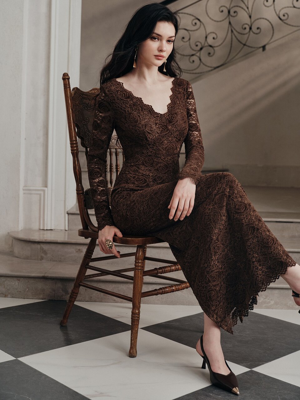 Vintage Coffee Color Full Body Rose Lace Dress, Long Sleeve V-Neck Bodycon Knee-Length Dress, Elegant Mature Style Cocktail Dress