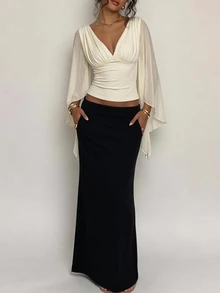 SHEIN PETITE Blus Wanita Warna Polos Leher V Berlipit Lengan Lonceng Seksi - Krem - View 3