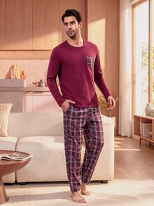 Manfinity Underwear&Sleepwear Basics طقم ملابس منزلية للرجال لباس علوي ذات رقبة مستديرة وأكمام طويلة وبنطال بنمط مربعات - عنابي اللون - مشاهدة 1
