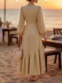 SHEIN Gaun Kasual Lengan Panjang Model Lentera Leher V Gaya Prancis Romantis Elegan Serbaguna Asimetris Berlapis dengan Hem Berkerut Lembut untuk Liburan Warna Khaki - Khaki - View 6