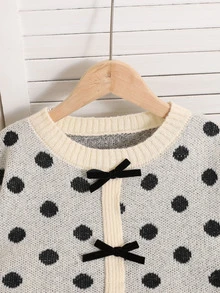 SHEIN Tween女孩童裝休閒時尚甜美日常圓領長袖愛心圖案3D蝴蝶結設計套頭毛衣搭配高腰純色短百褶裙套裝 - 彩色 - 查看 4