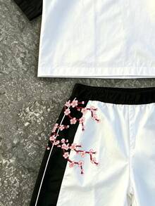 Manfinity Roghcode 男士夏季白黑配色拼接櫻花花卉印花兩件套，街頭風鈕扣襯衫與抽繩短褲度假穿搭 - 彩色 - 查看 4