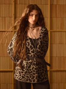 MOTF STUDIO WOMEN'S LEOPARD PRINT LOOSE SWEATER WITH BELT OUTERWEAR, AUTUMN/WINTER - Coffee Brown - View 4