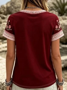 EMERY ROSE Plus Size Vintage Burgundy Floral Butterfly Print Short Sleeve Top, Lace Trim Crew Neck Casual Tee For Women - Multicolor - View 2