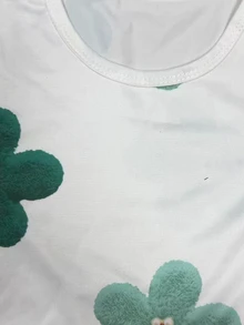 【印花設計】少女綠色繽紛花卉圖案T恤，花朵珍珠印花圓領短袖甜美休閒上衣，時尚學院風Tee，適合日常購物、度假穿著、返校、鄉村度假，可愛日系花卉風格 - 彩色 - 查看 4