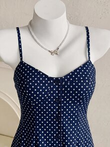 SHEIN ICON 女款 A 字版型海軍藍波點夏季度假休閒法式復古鈕扣前襟百褶細肩帶上衣 早午餐穿搭 - 藏蓝色 - 查看 4