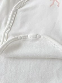 SHEIN 3件組新生女嬰和服連身衣，甜美粉色與白色波點櫻桃印花，蝴蝶結側開扣長袖V領，適合假期、秋季、萬聖節，芭蕾飾邊 - 彩色 - 查看 7