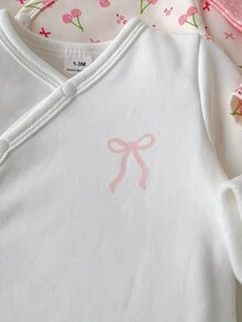 SHEIN 3件組新生女嬰和服連身衣，甜美粉色與白色波點櫻桃印花，蝴蝶結側開扣長袖V領，適合假期、秋季、萬聖節，芭蕾飾邊 - 彩色 - 查看 6