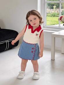 SHEIN Vintaside Kids 女嬰夏季可愛米色與嬰兒藍度假風紋理針織布領拼接愛心3D裝飾上衣牛仔裙褲套裝，復古櫻桃刺繡 - 彩色 - 查看 1