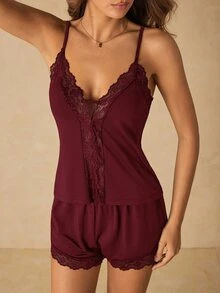 HautHeat 女款蕾絲拼接背心與短褲居家服套裝 - 酒紅色 - 查看 3