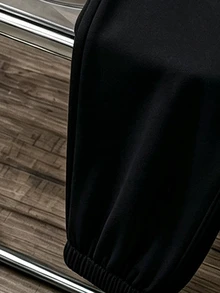2件組小男孩時尚簡約舒適圓領衛衣與工裝褲套裝，酷炫滿版印花設計，英文圖案印花，適合假日派對、休閒穿著，男孩春/秋/冬首選，街頭風，適合學校與聚會的休閒穿搭 - 彩色 - 查看 4