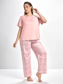 Slumbrini Plus Size Sleepwear Set: Round Collar Letter Print Short Sleeve Top And Plaid Pants, Outfits - Pink - View 6