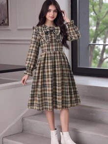 SHEIN 兒童青少年女孩長袖格紋收腰蝴蝶結誇張領長洋裝 秋冬款 - 卡其色 - 查看 6
