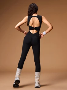 VARSIVA Jumpsuit Atletik Tanpa Lengan dengan Desain Simpul di Bagian Belakang untuk Wanita, Pakaian Olahraga Aktif. - Hitam - View 11