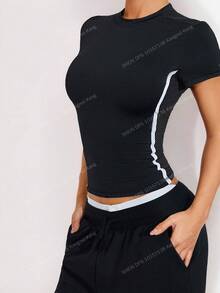 Eassivo FeatherFit™ Cropped Cross Back Teeworkout Tank Top - Black - View 2