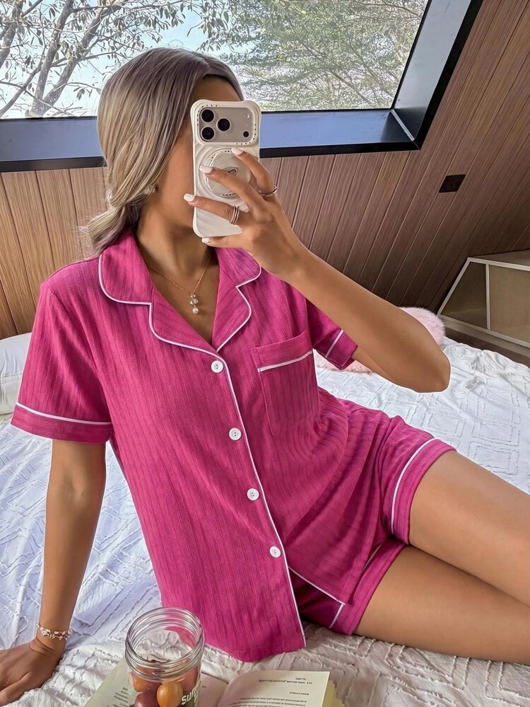 Dream Adore Set Piyama Wanita Cardigan Lengan Pendek & Celana Pendek dengan Hiasan Pita dan Trim Warna Kontras - Hot Pink - View 4