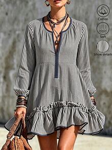 SHEIN Gaun Pendek Baru Bergaris Merah & Putih dari Kain Biru, Bagian Bawah dengan Desain Ruffle & Tepi Bergelombang untuk Tampilan yang Lebih Kasual - Hitam dan Putih - View 5