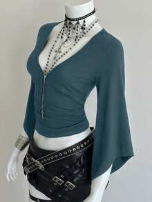 Bitrose Deep V-Neck Sexy Mid-Length Sleeve Solid Color Fitted Cropped T-Shirt - Teal Blue - View 3