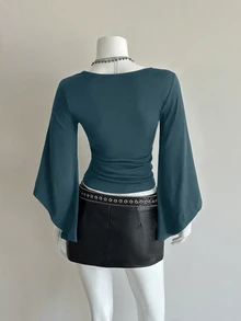 Bitrose Deep V-Neck Sexy Mid-Length Sleeve Solid Color Fitted Cropped T-Shirt - Teal Blue - View 2
