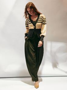SHEIN 女款修身V領針織開襟衫，對比條紋金屬鈕扣羅紋設計，優雅法式復古風，米色黑綠條紋，適合秋季感恩節、辦公室與早午餐穿搭 - 彩色 - 查看 5