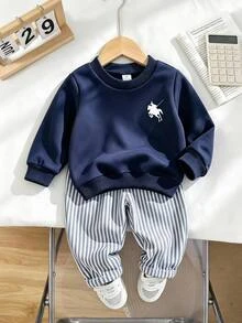 Genkimix Kids 小男孩 2件/套 休閒運動學院街頭風 可愛酷感圖案抓絨衛衣 + 條紋長褲，適合日常穿著、上學、旅行、運動，春秋季，極簡設計，舒適時尚，展現休閒時尚形象 - 藏蓝色 - 查看 3